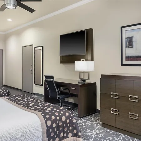 Best Western Premier Crown Chase Inn & Suites Denton Exterior photo
