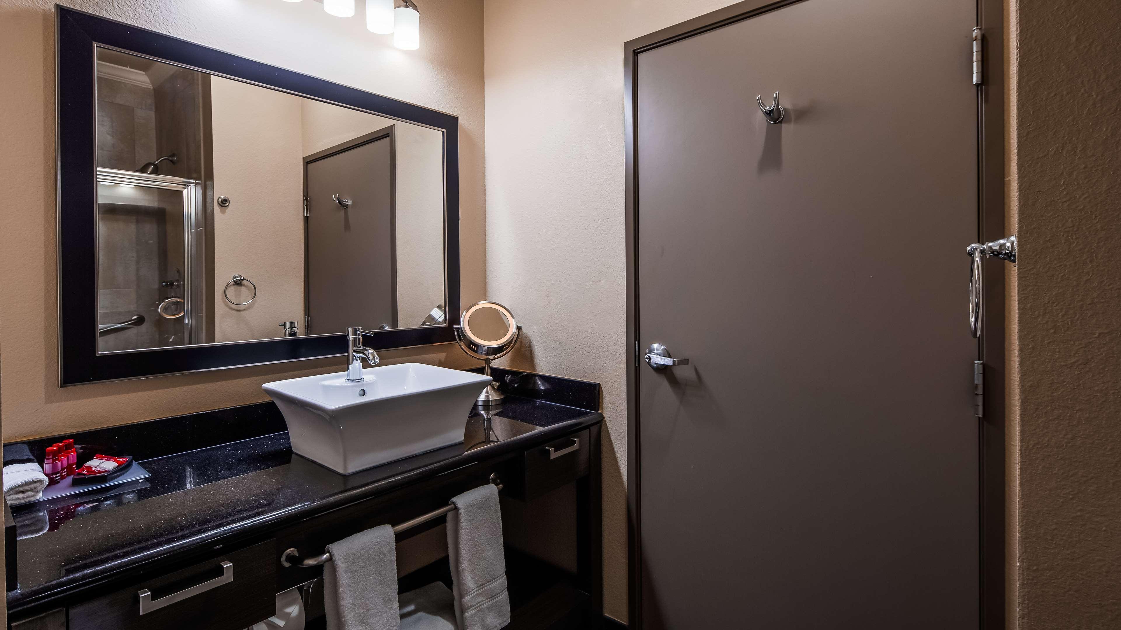 Hotel Western Premier Crown Chase & 3*