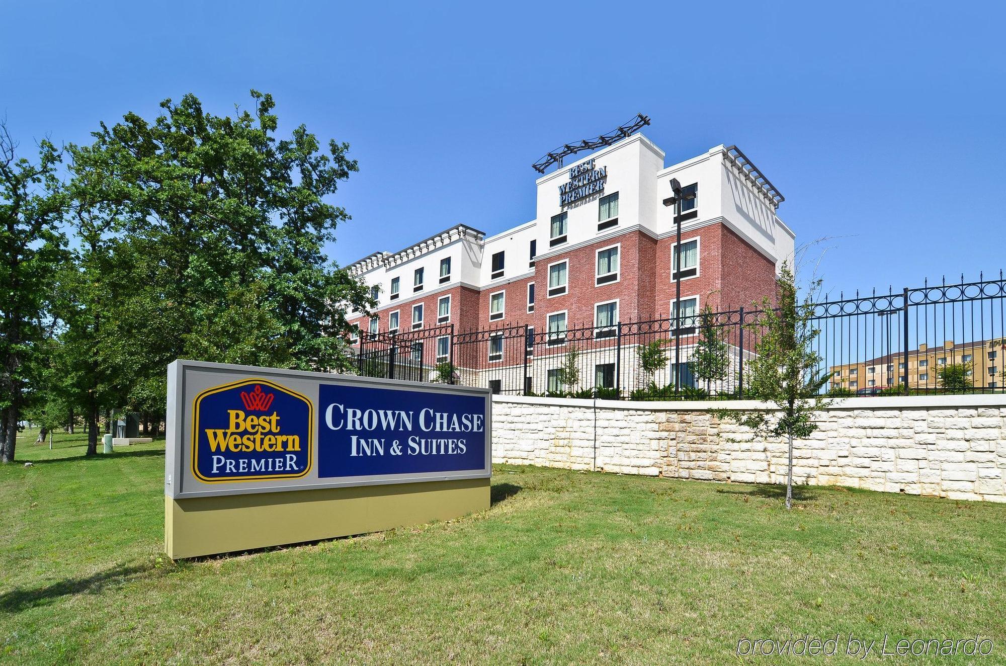 Hotel Western Premier Crown Chase & Denton
