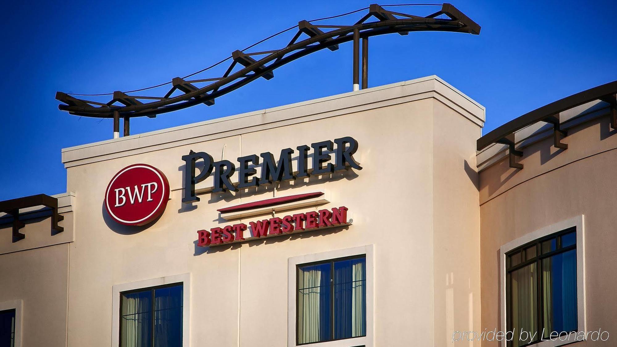 Hotel Western Premier Crown Chase & 3*