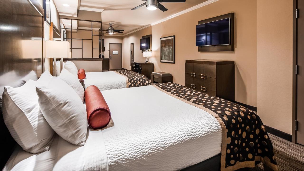 Hotel Western Premier Crown Chase & Denton